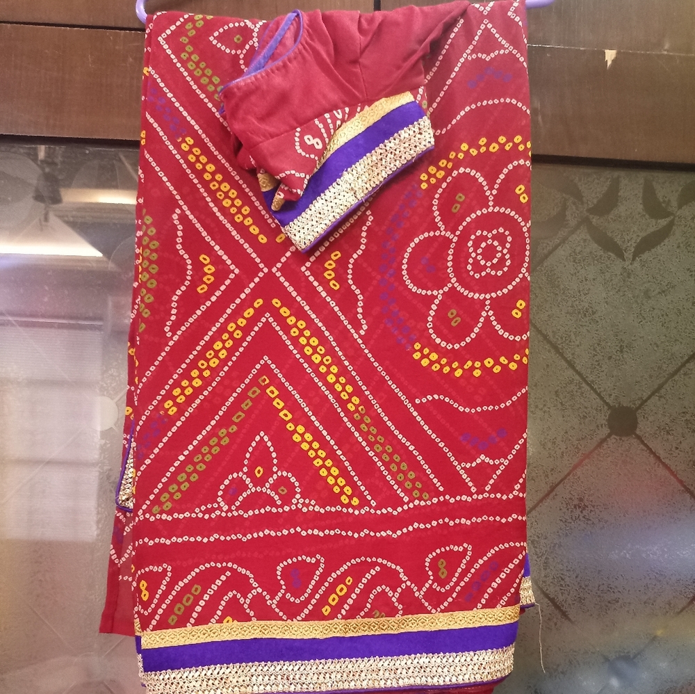 Red Rajasthani bandhej saree with boarder and stiched blouse(upto XL) - Picture 1 of 1
